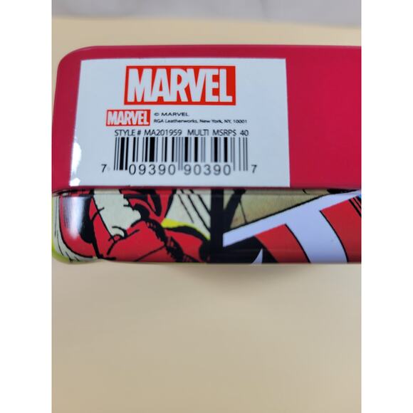 Marvel Comics Captain America Men's Trifold Wallet - Limited Edition Tin Box - Picture 3 of 3